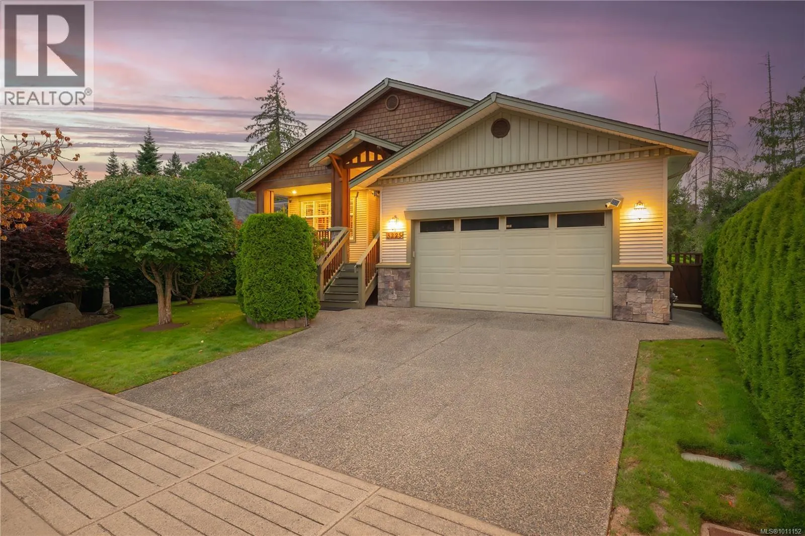3225 Willowmere Cres