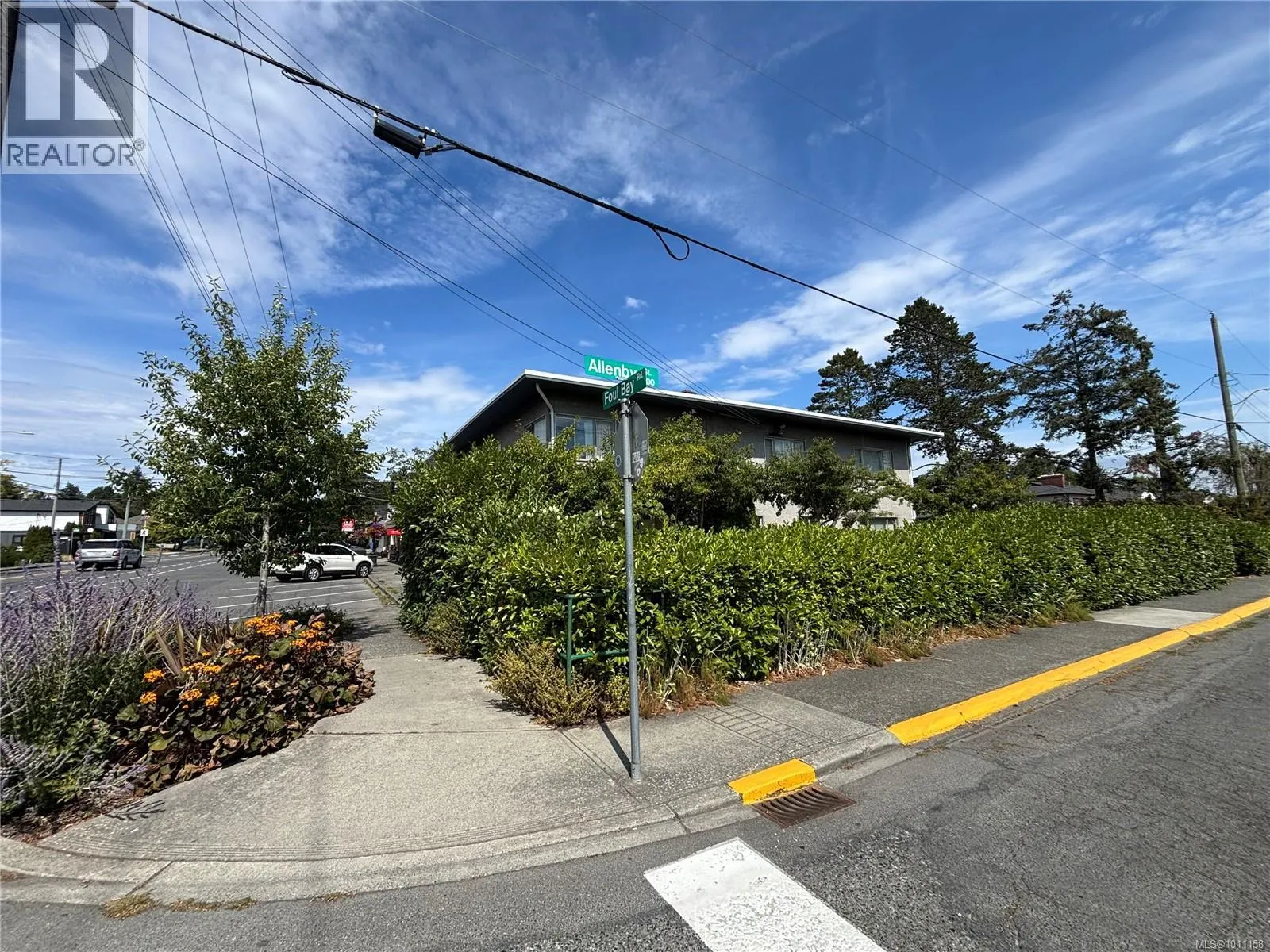 2851 Foul Bay Rd