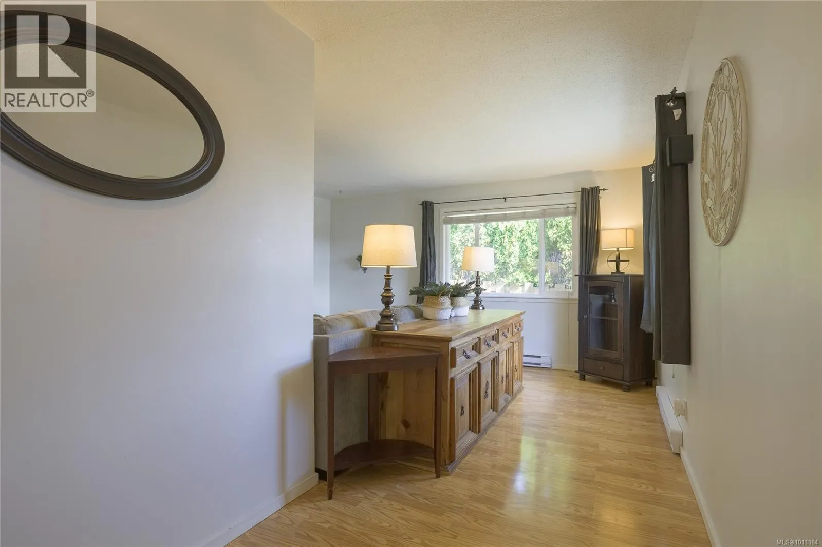6144 Edgehill Pl