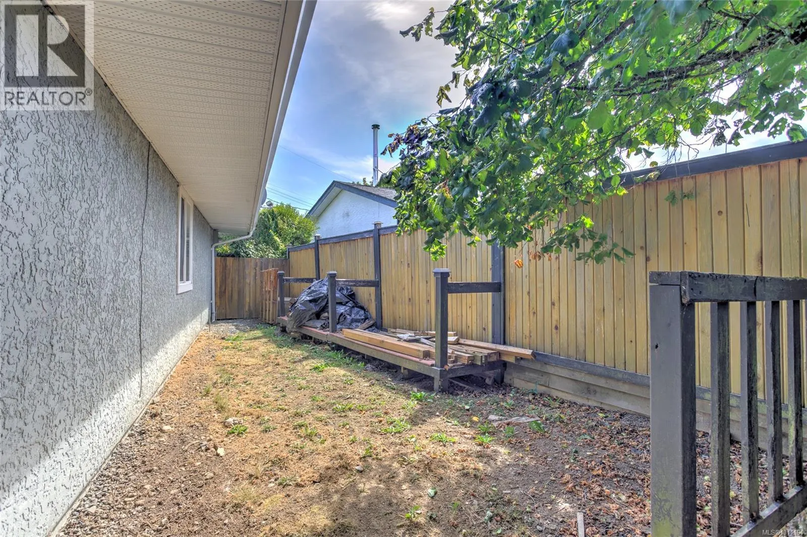 6144 Edgehill Pl