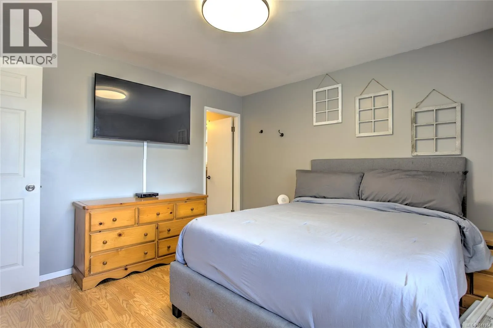 6144 Edgehill Pl