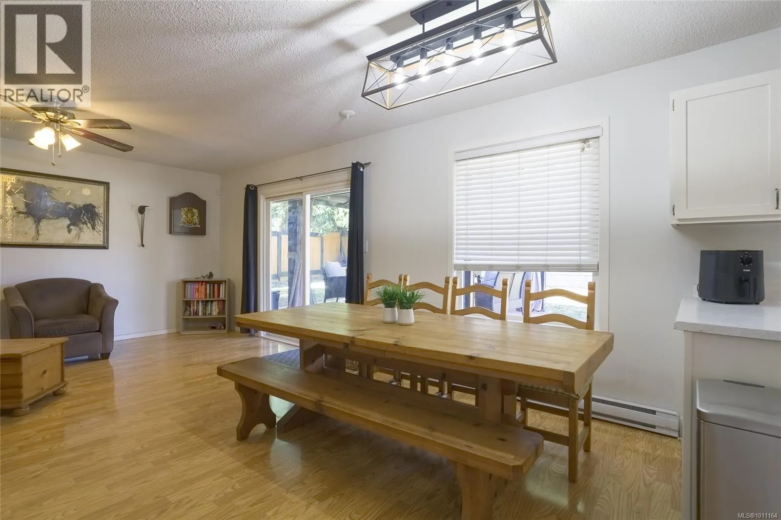 6144 Edgehill Pl