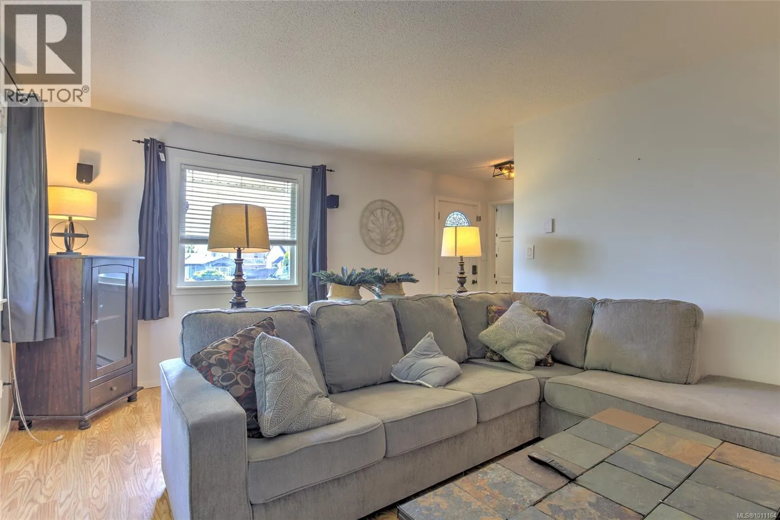 6144 Edgehill Pl