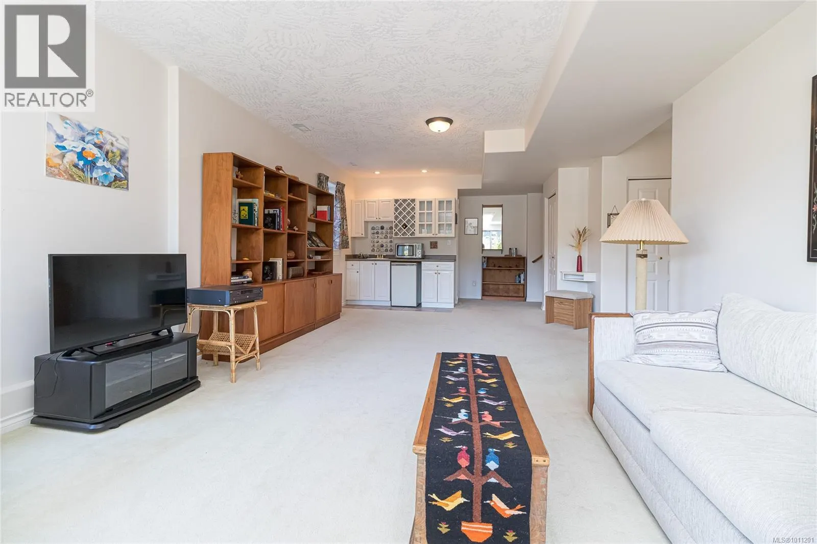 7064 Brentwood Dr