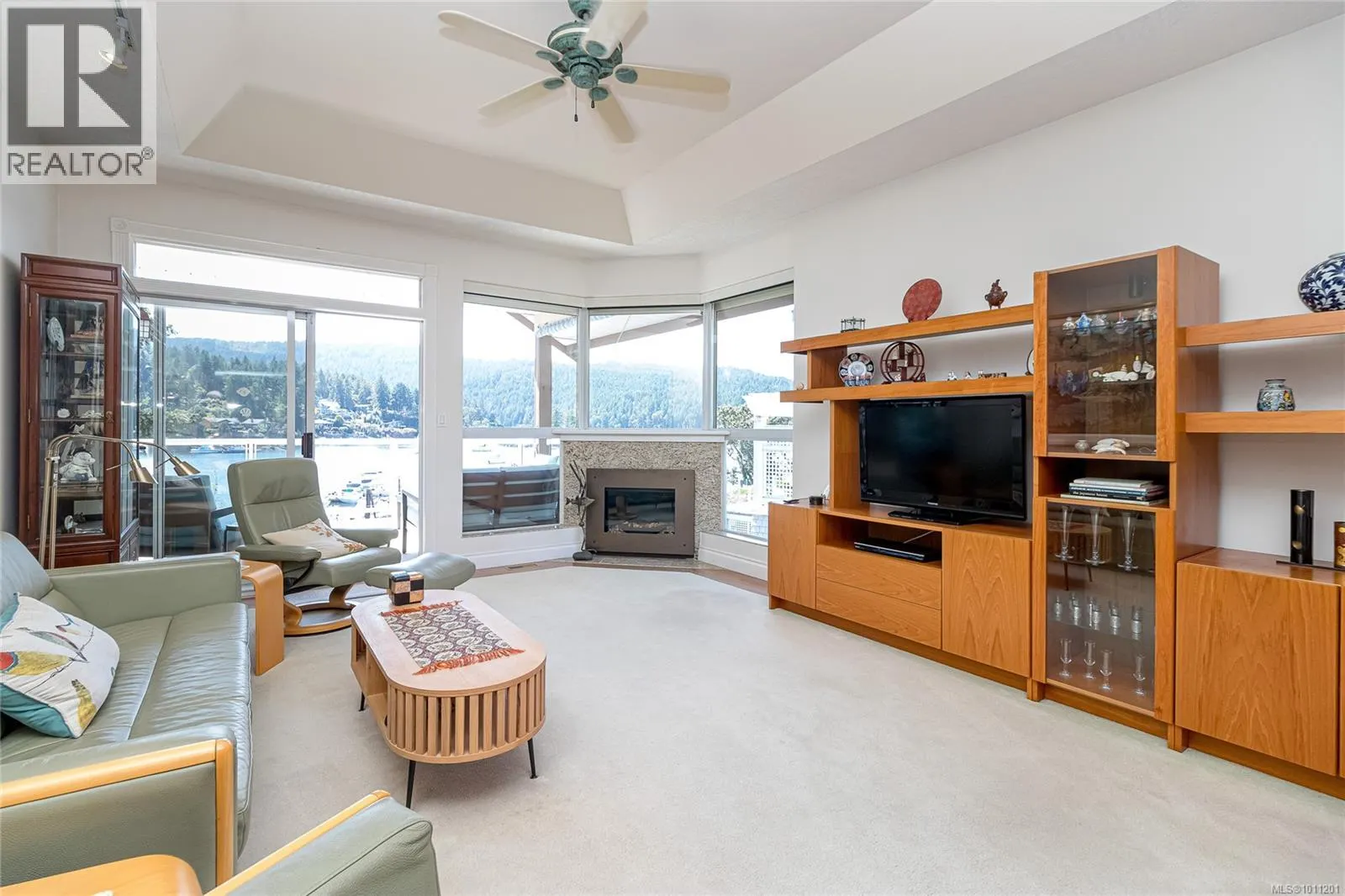 7064 Brentwood Dr