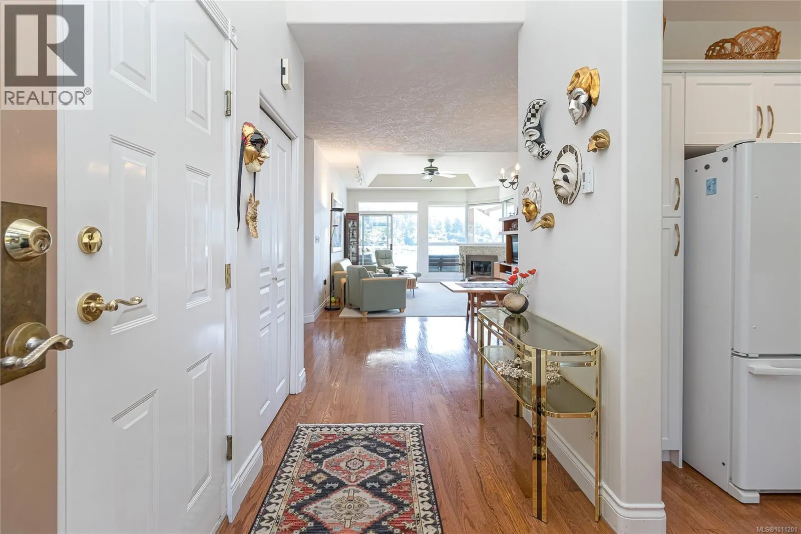 7064 Brentwood Dr