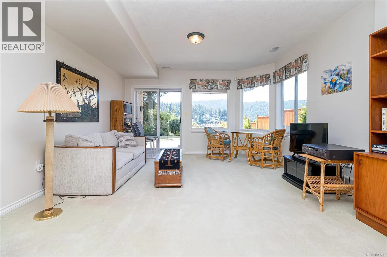 7064 Brentwood Dr