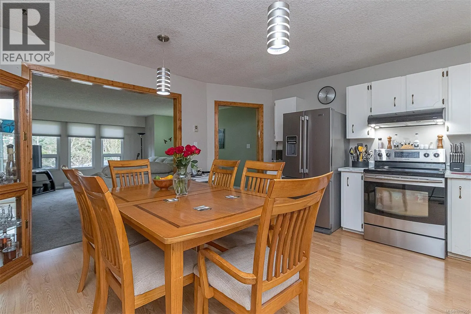 1135 McDonald Cres