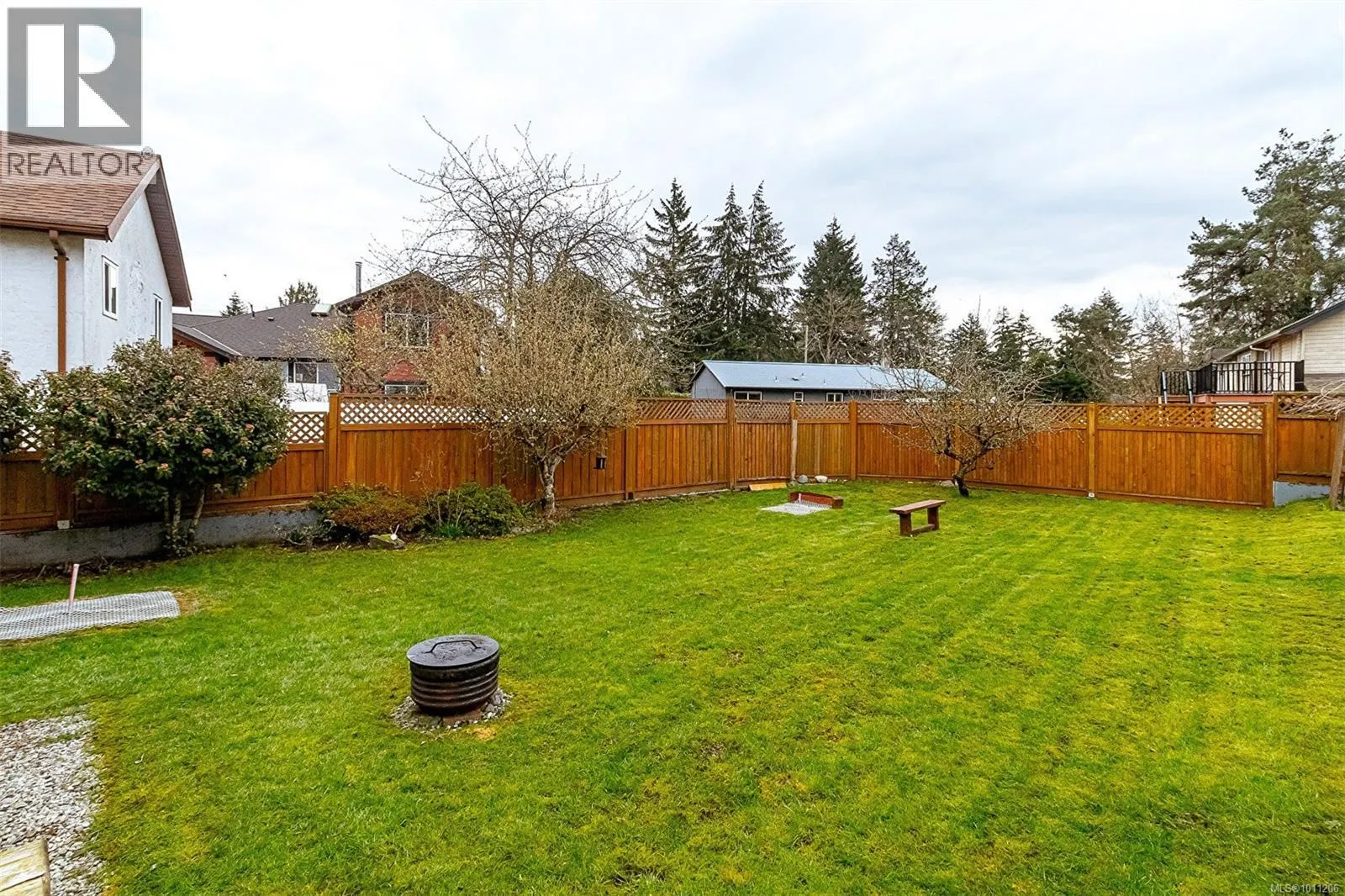 1135 McDonald Cres