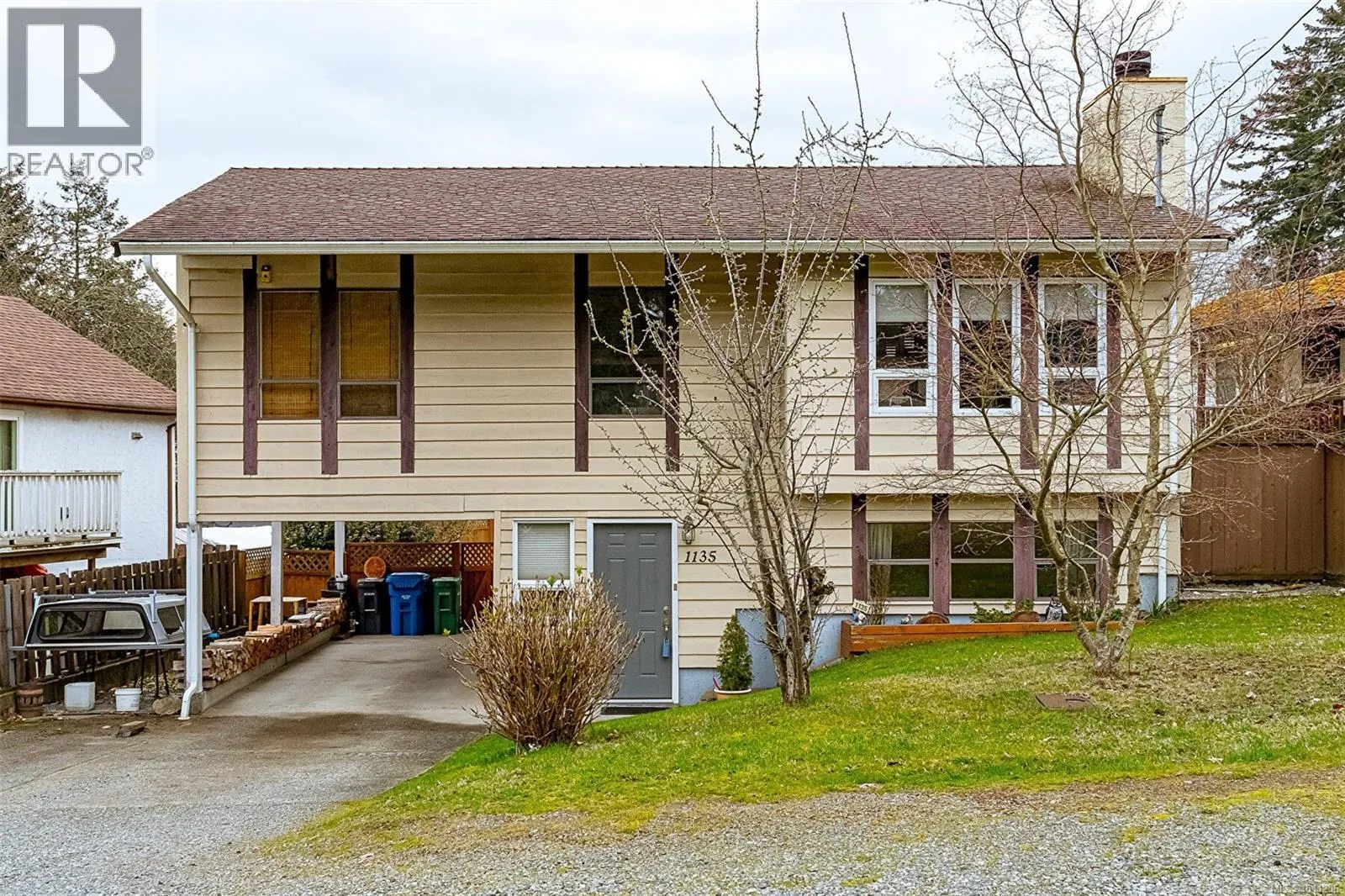 1135 McDonald Cres