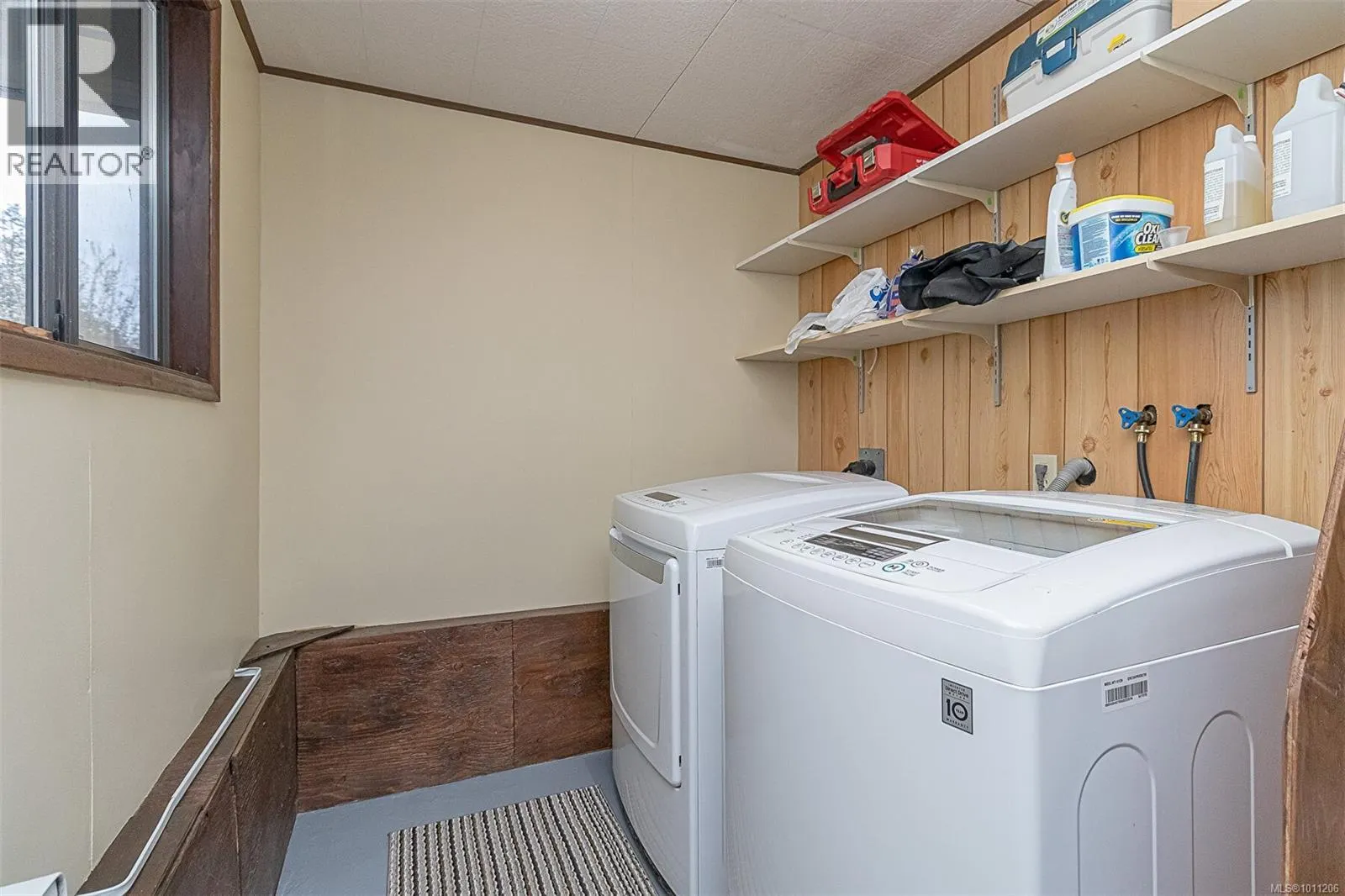 1135 McDonald Cres
