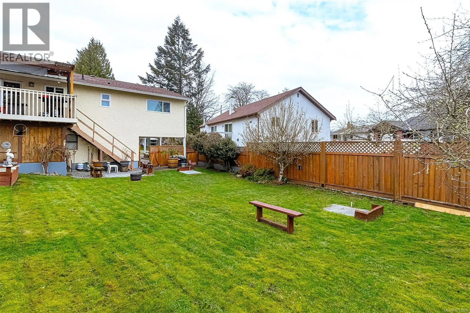 1135 McDonald Cres