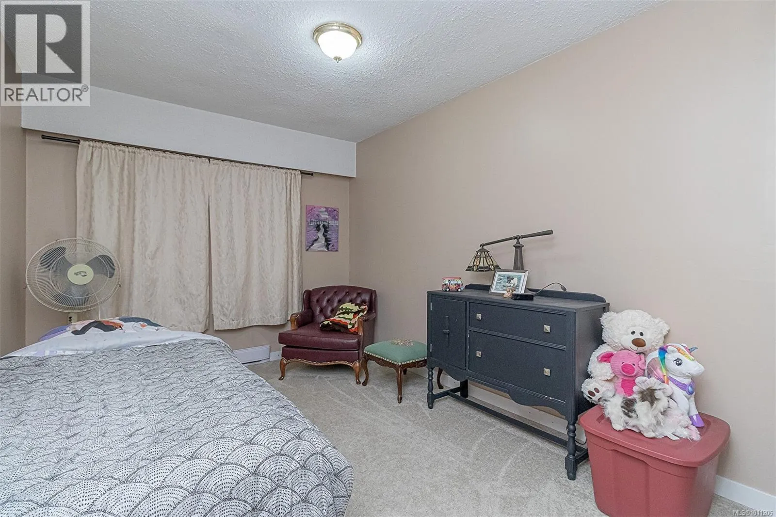 1135 McDonald Cres