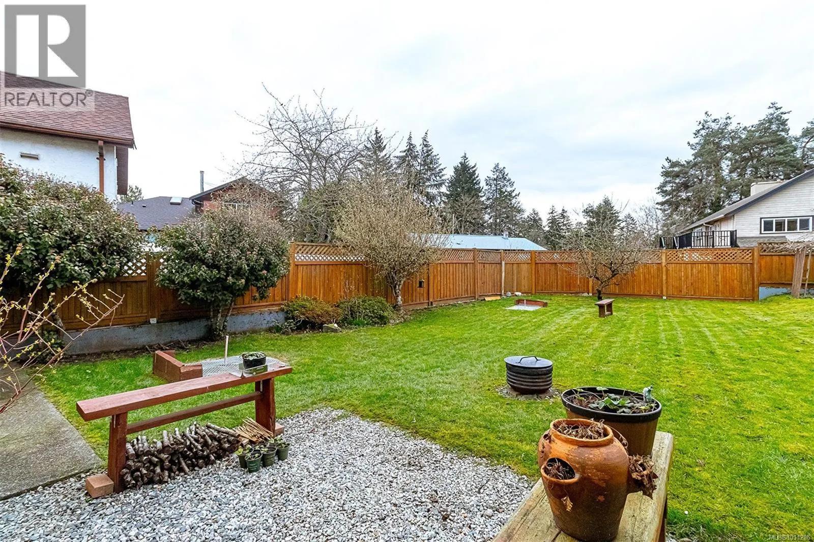 1135 McDonald Cres