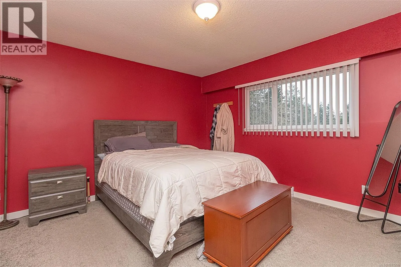 1135 McDonald Cres