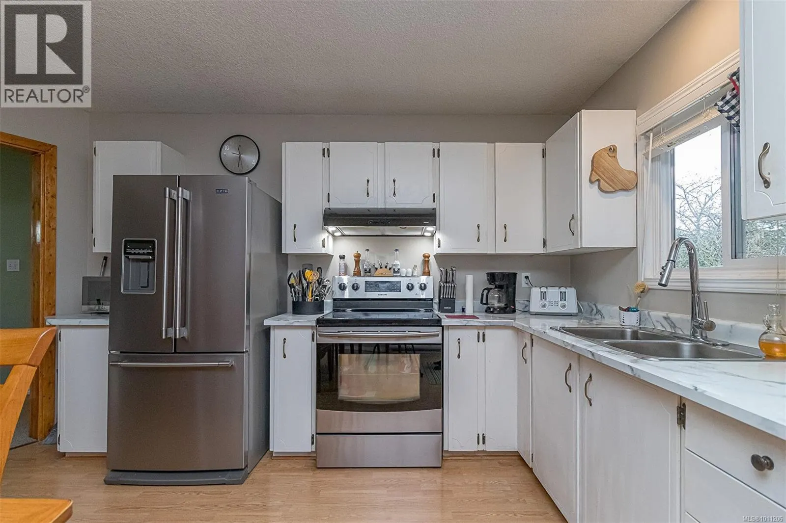 1135 McDonald Cres