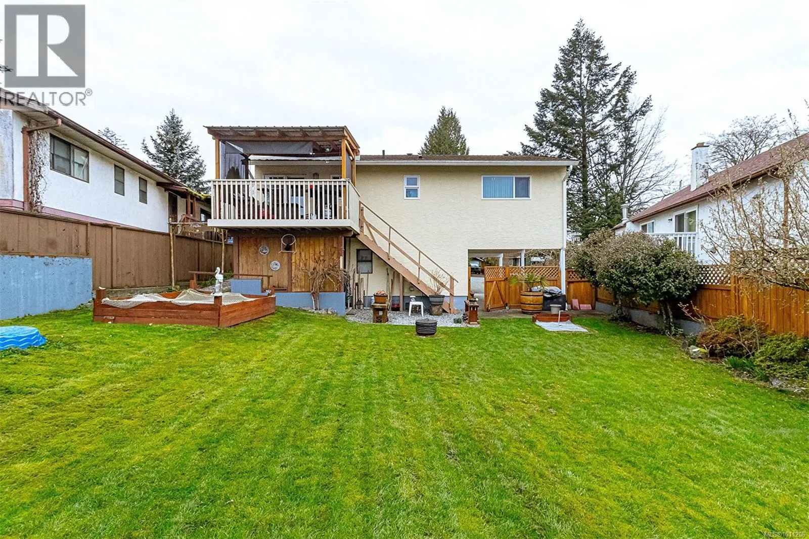 1135 McDonald Cres