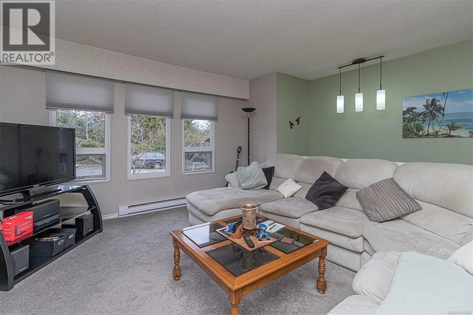 1135 McDonald Cres