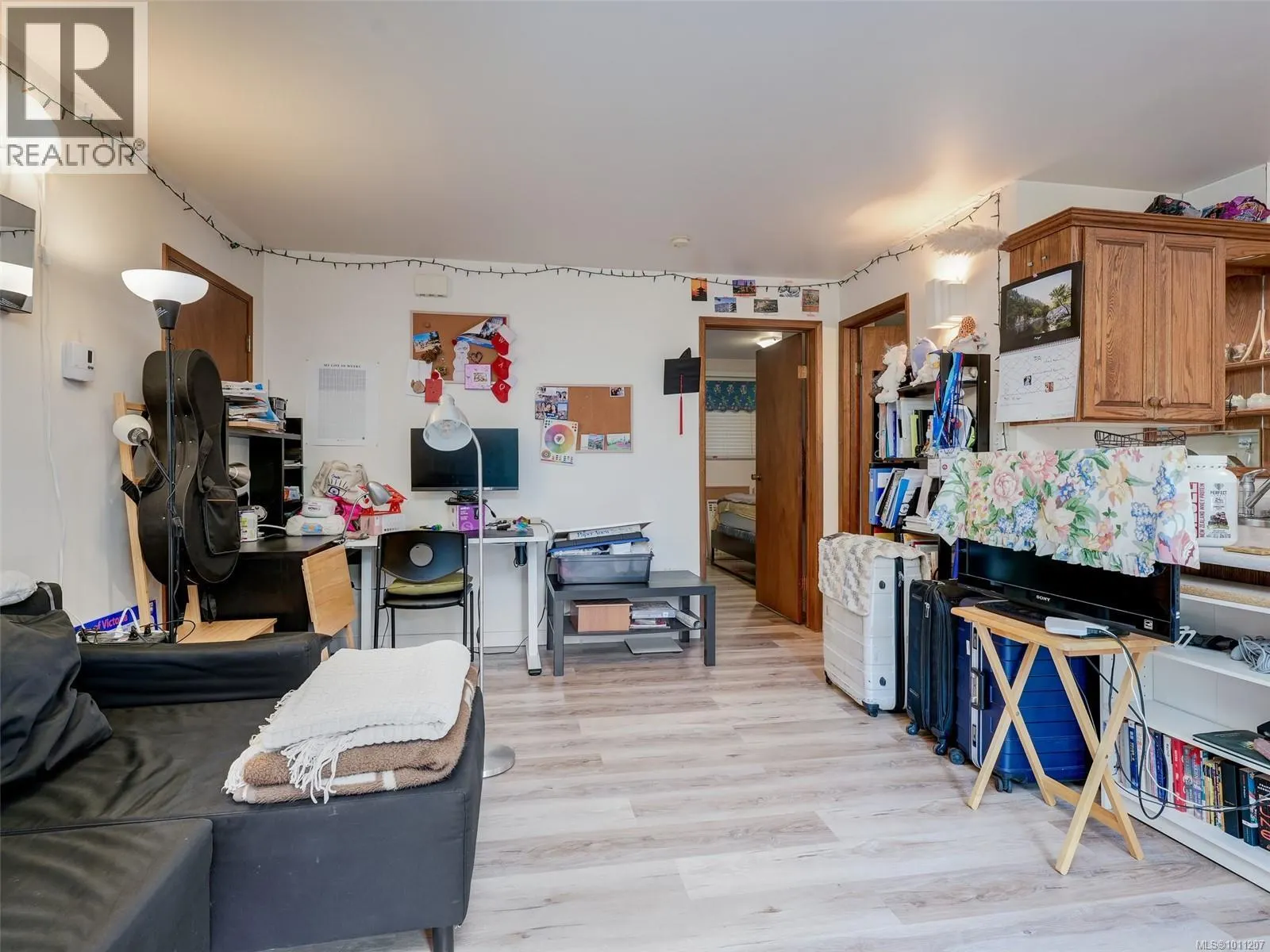 1544 Granada Cres