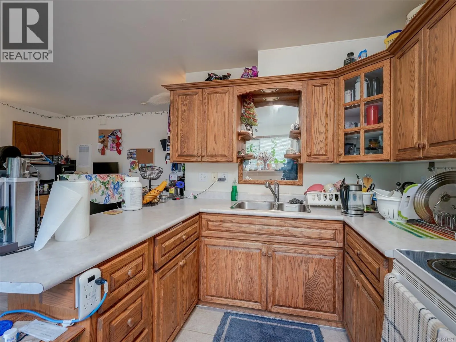 1544 Granada Cres