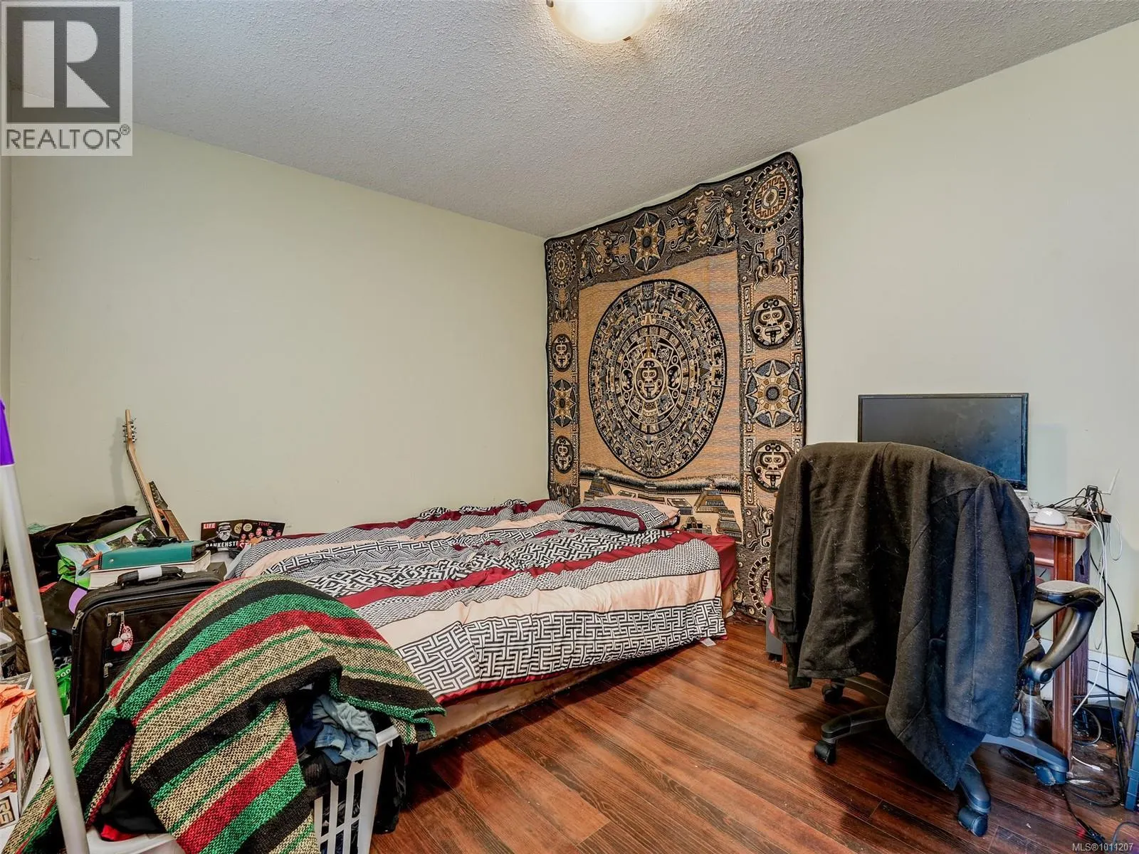 1544 Granada Cres