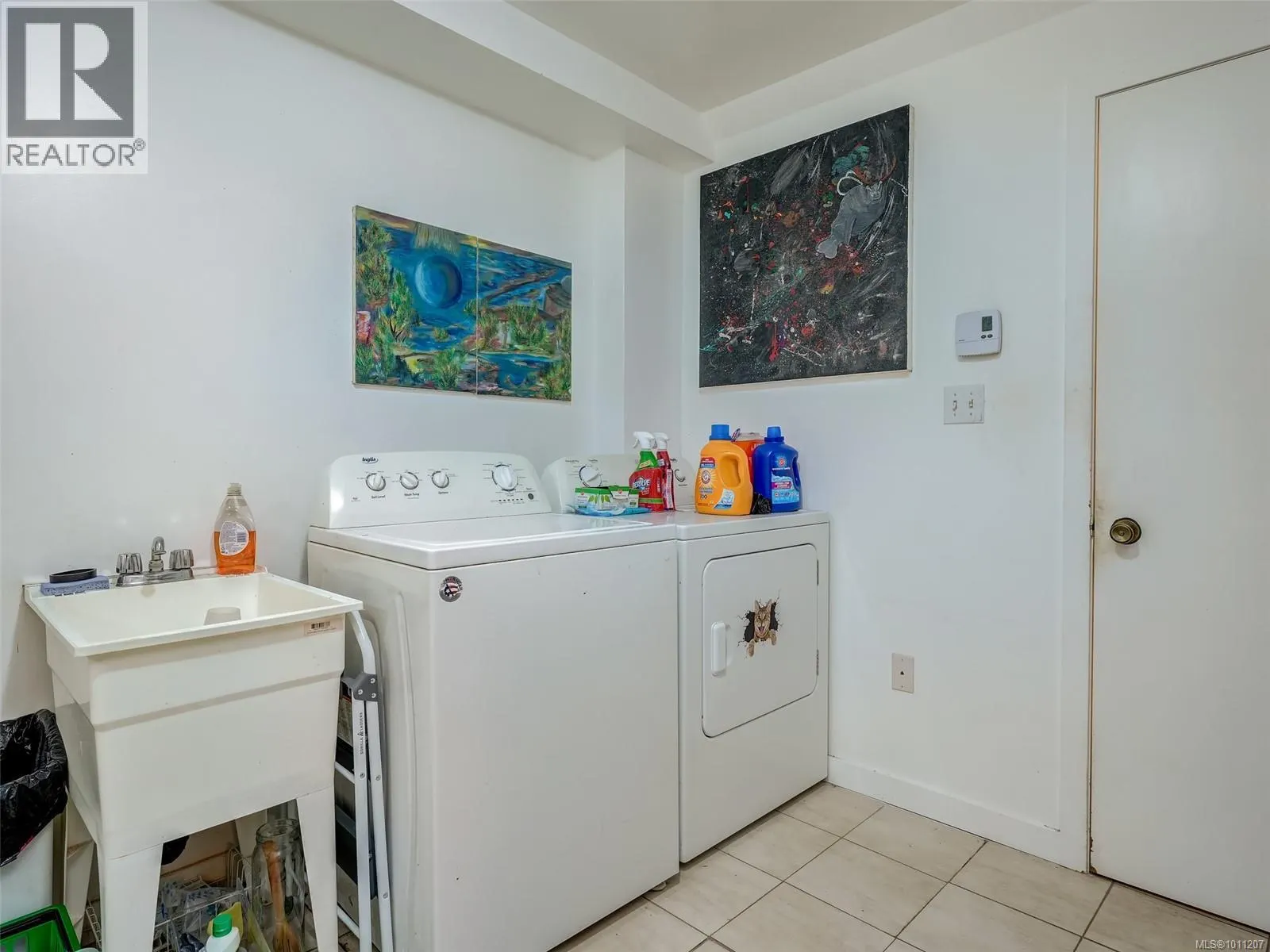 1544 Granada Cres