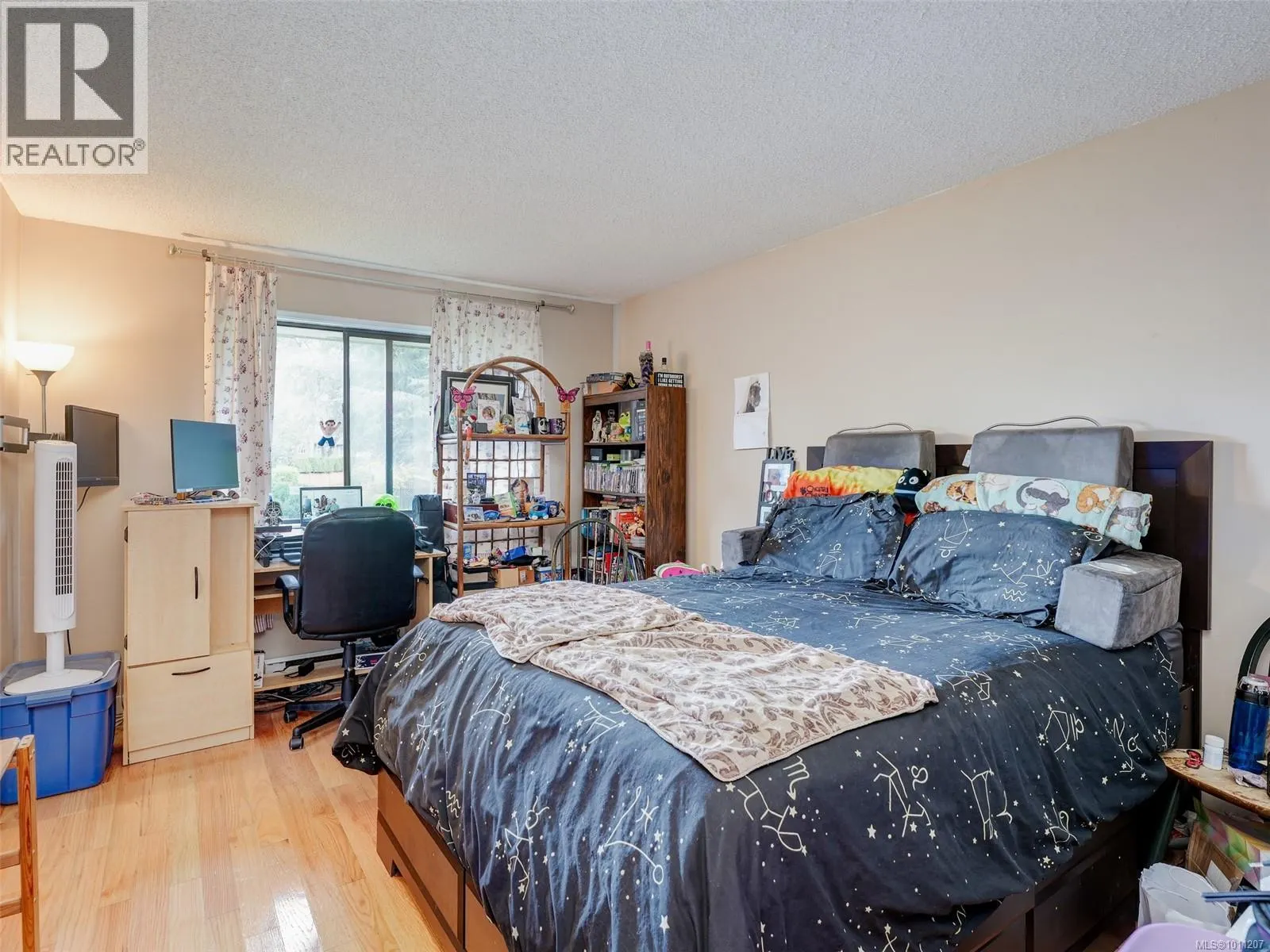 1544 Granada Cres