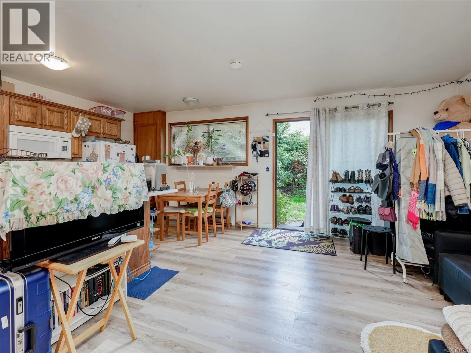 1544 Granada Cres