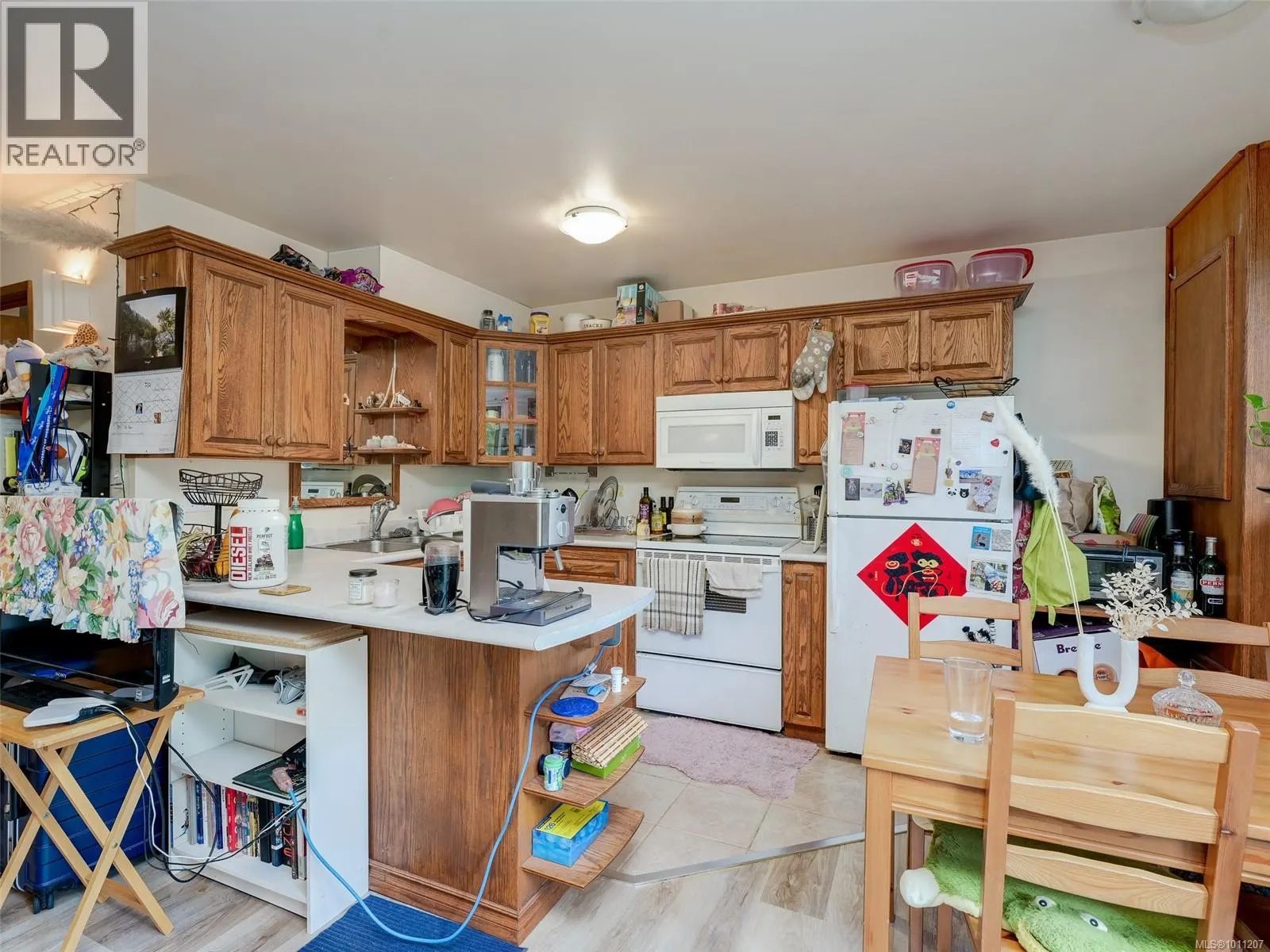 1544 Granada Cres
