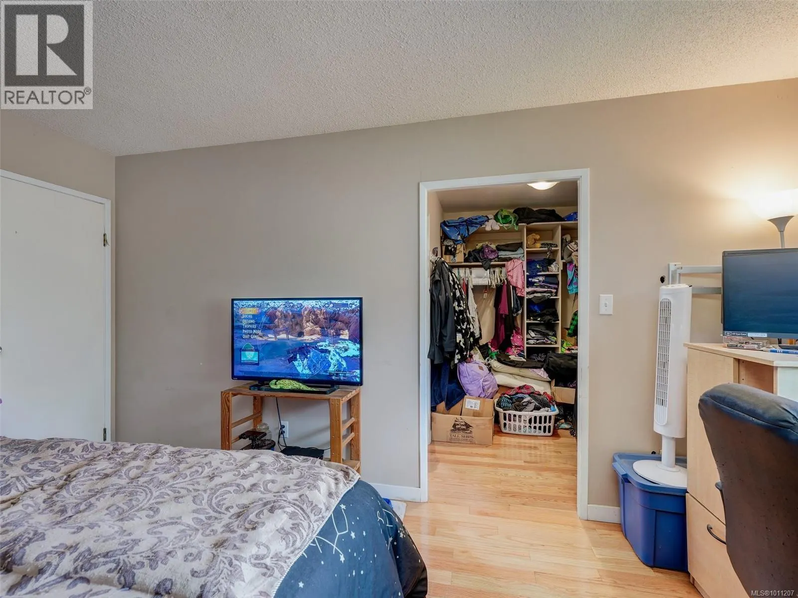 1544 Granada Cres