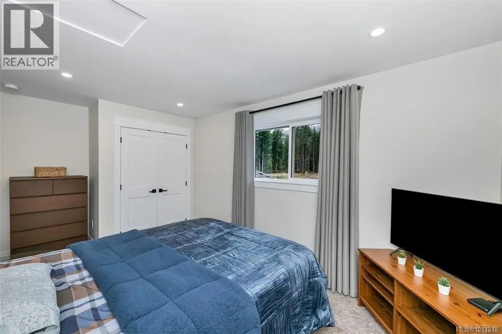 168 Edgewood Dr