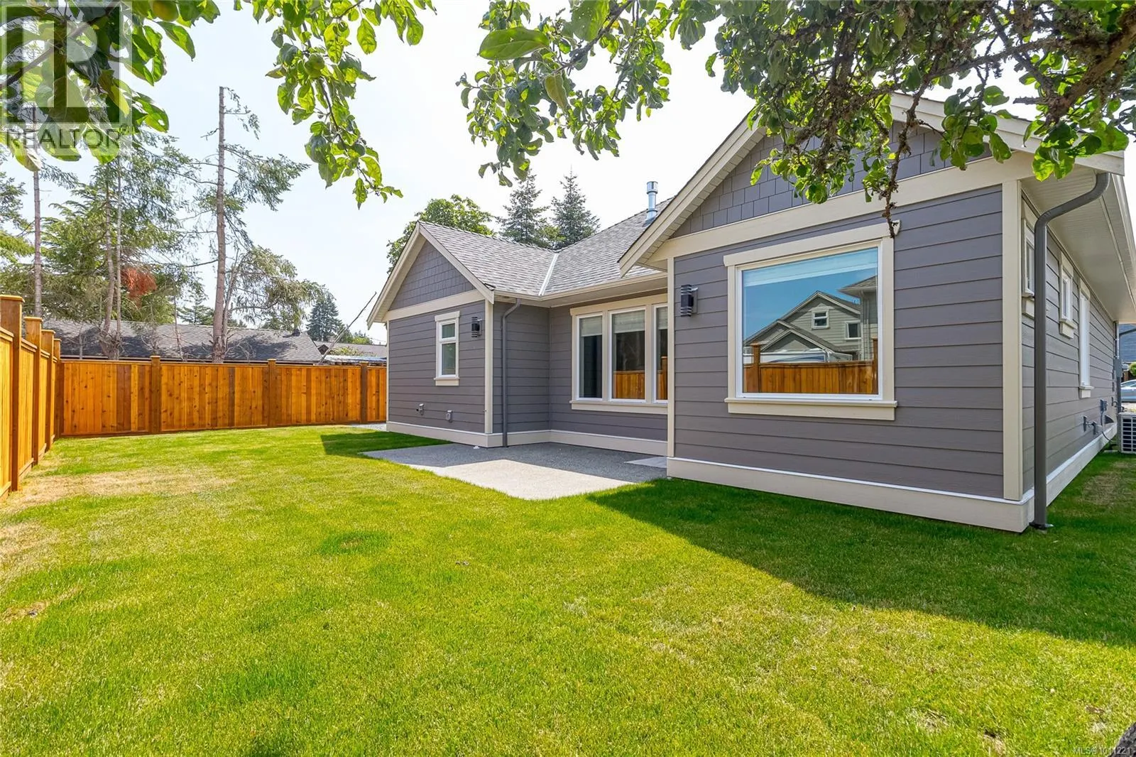 317 Pioneer Cres