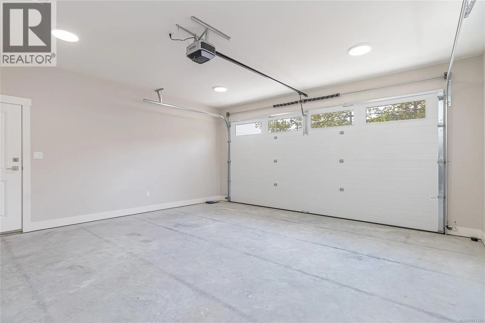 317 Pioneer Cres