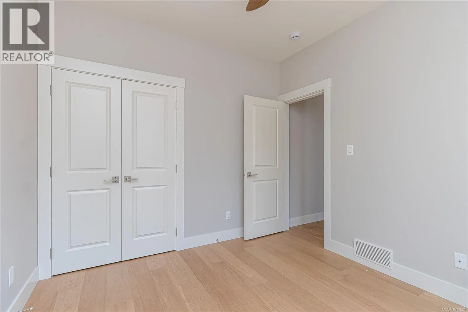 317 Pioneer Cres