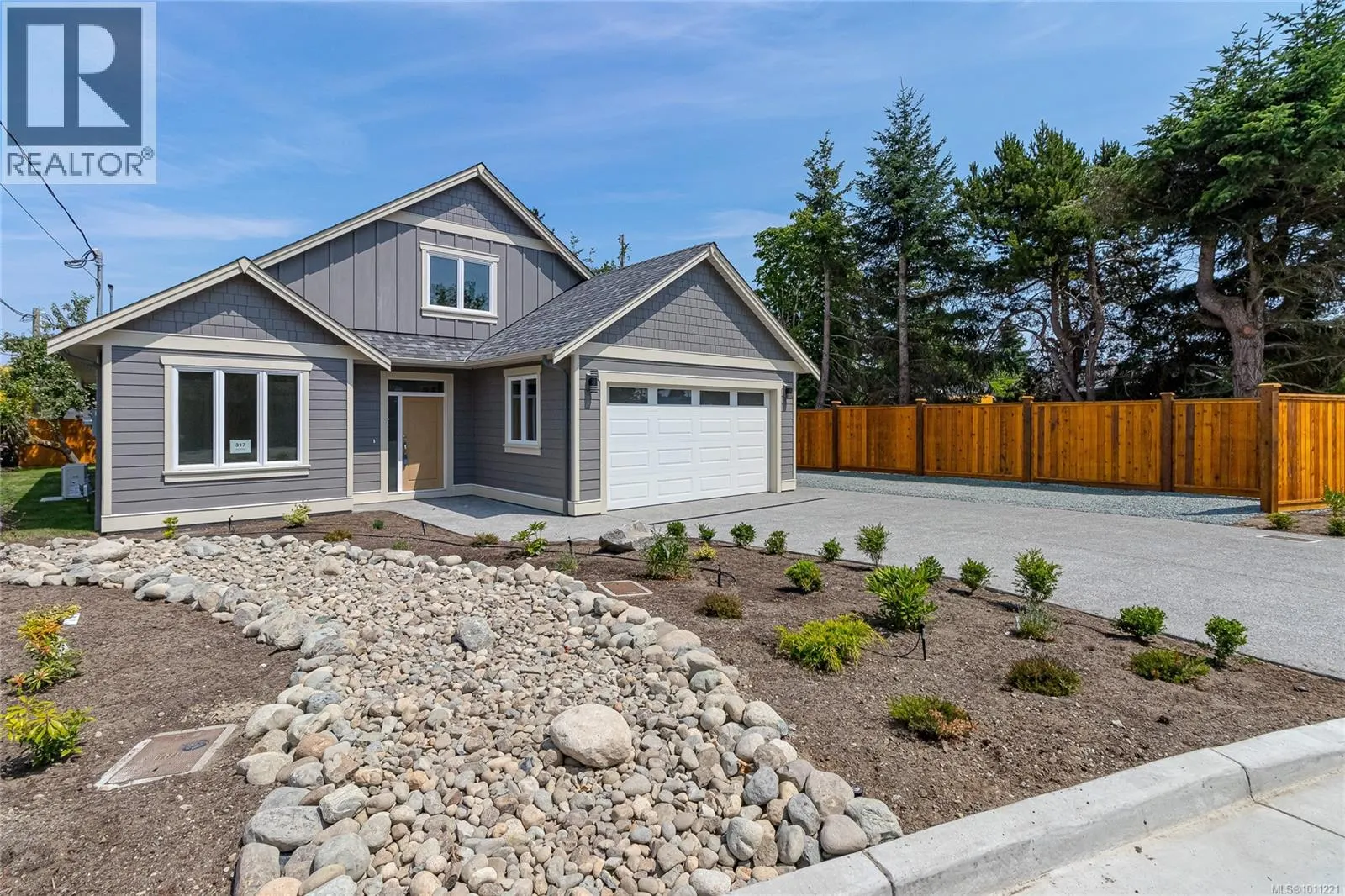 317 Pioneer Cres