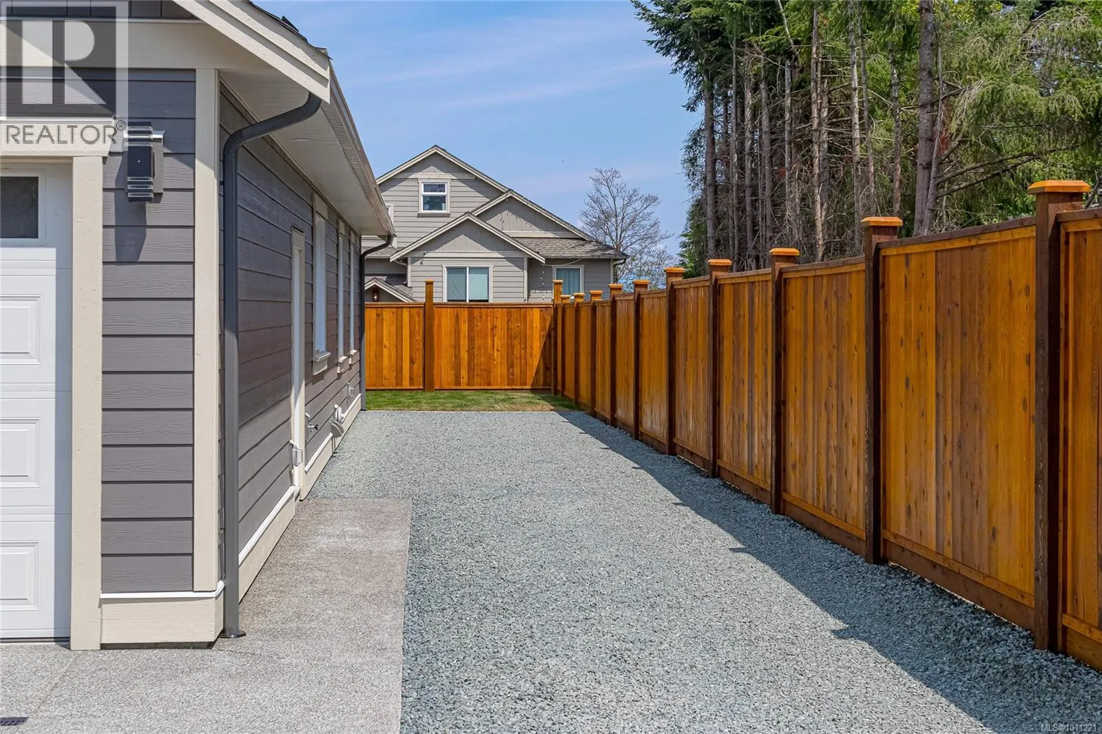 317 Pioneer Cres