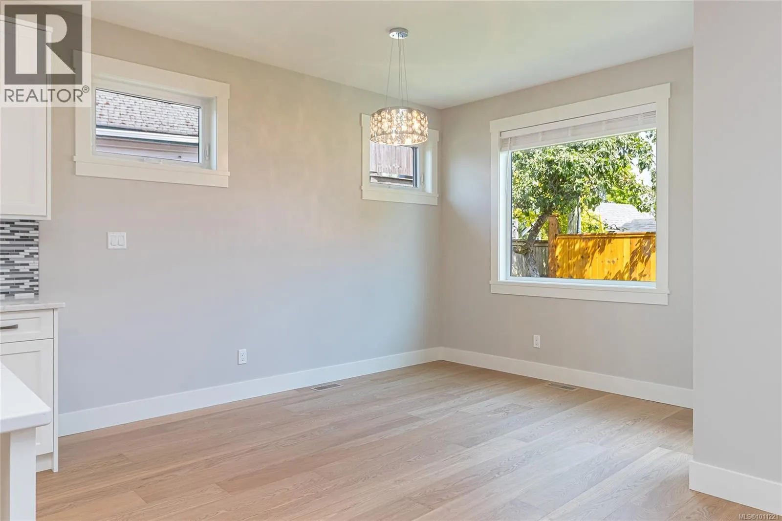 317 Pioneer Cres
