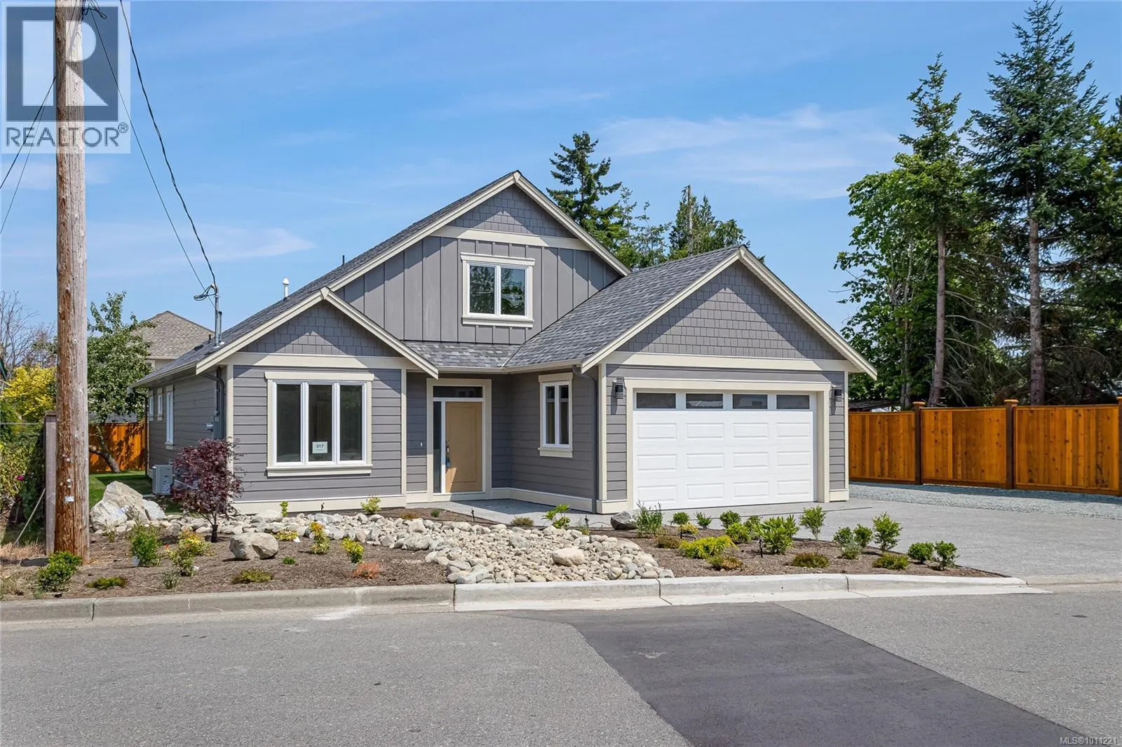 317 Pioneer Cres