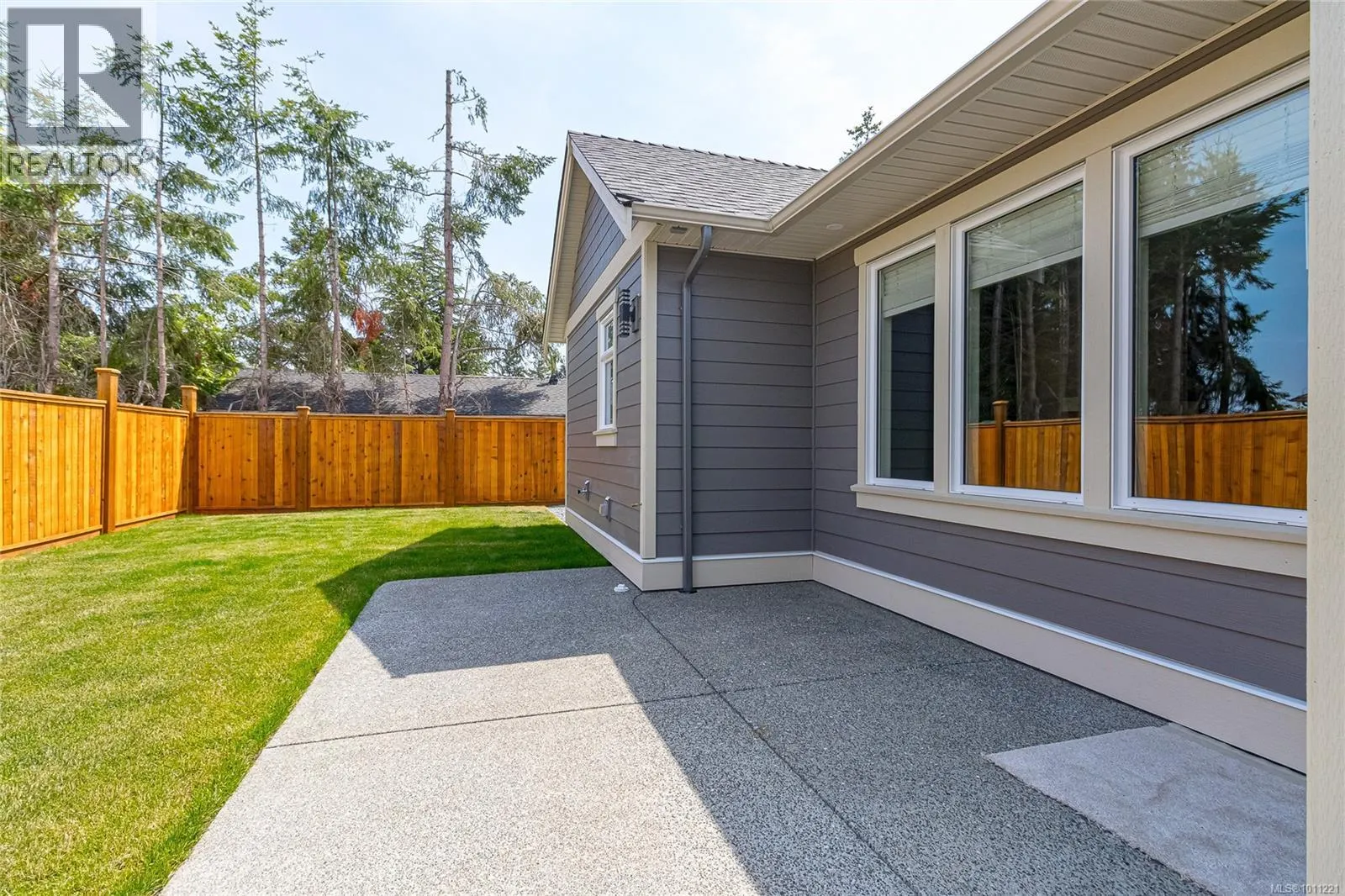 317 Pioneer Cres