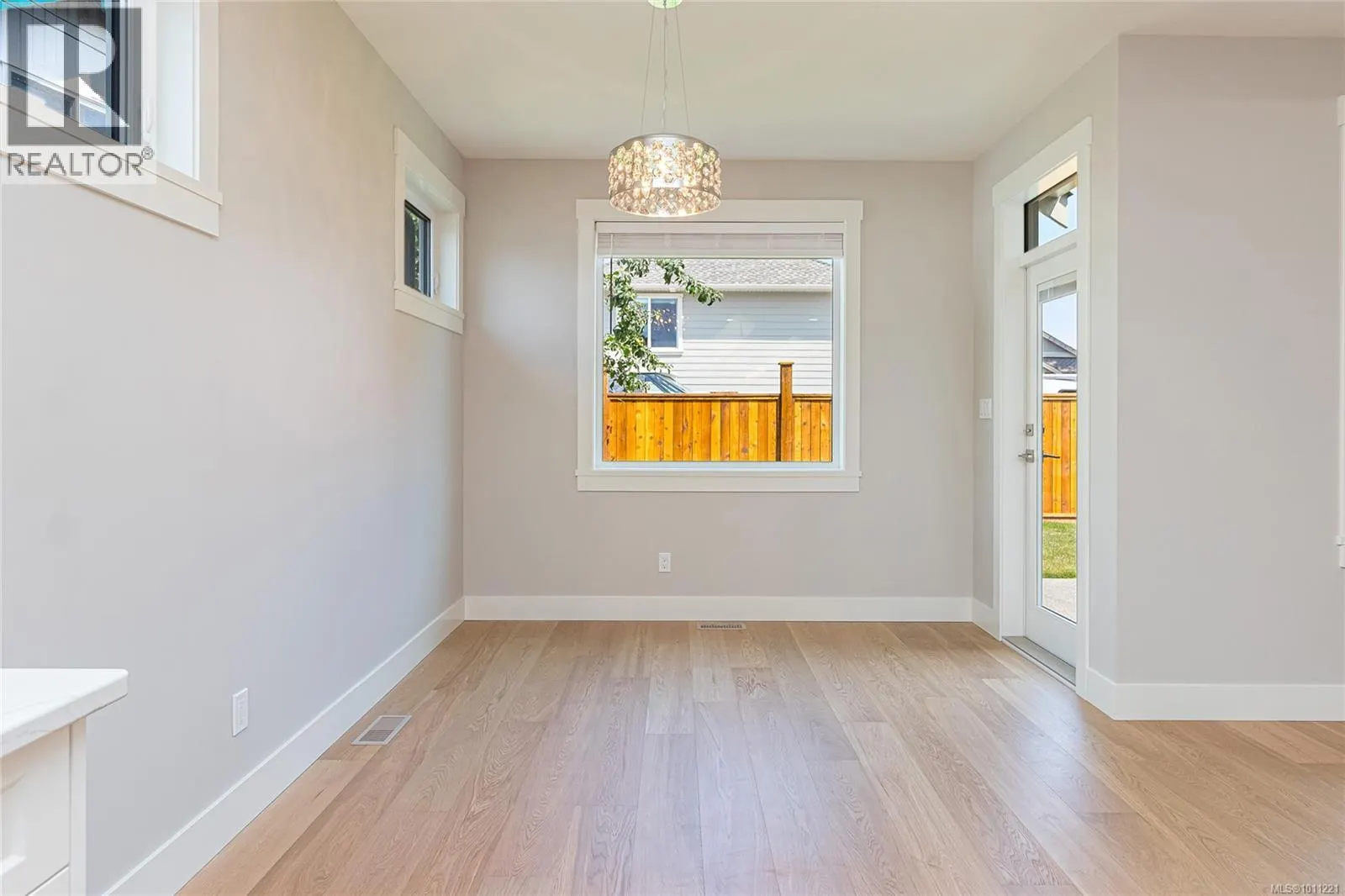317 Pioneer Cres