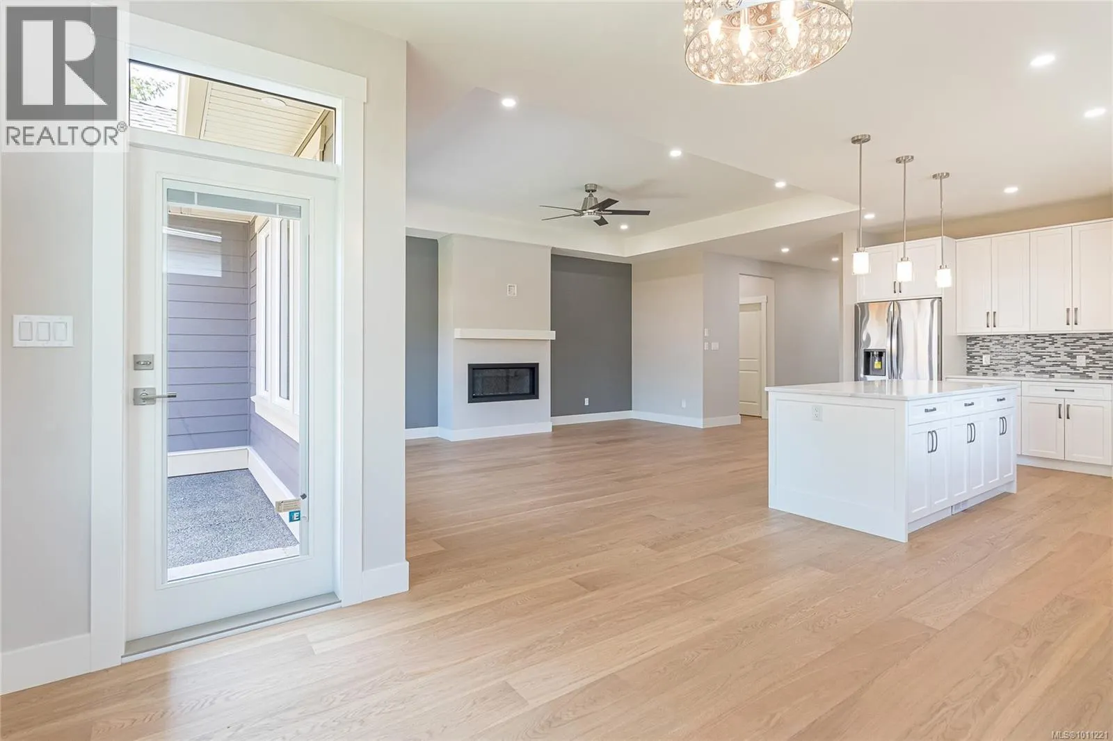 317 Pioneer Cres