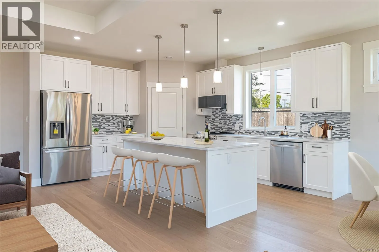 317 Pioneer Cres