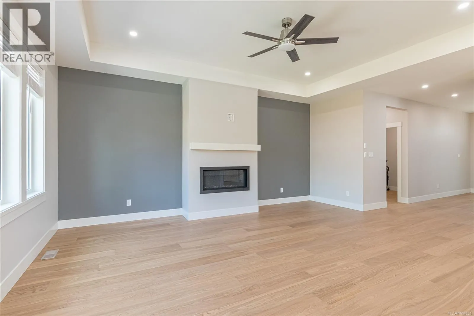 317 Pioneer Cres