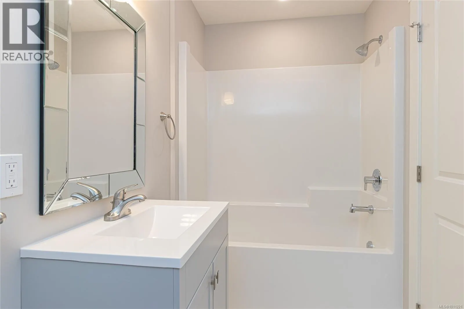 317 Pioneer Cres