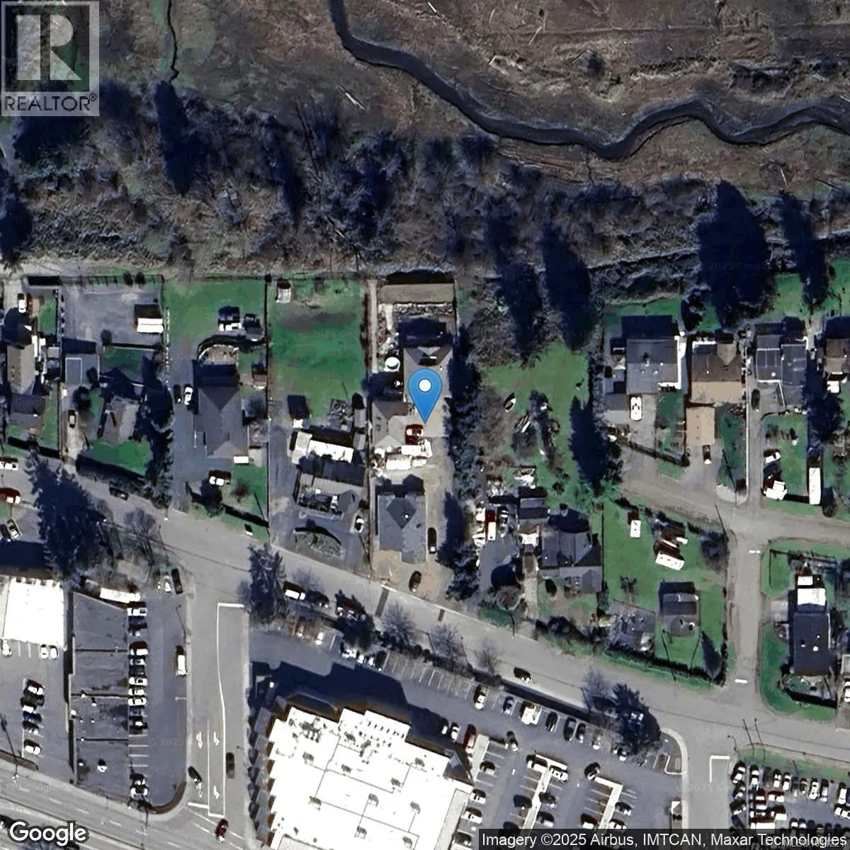 317 Pioneer Cres