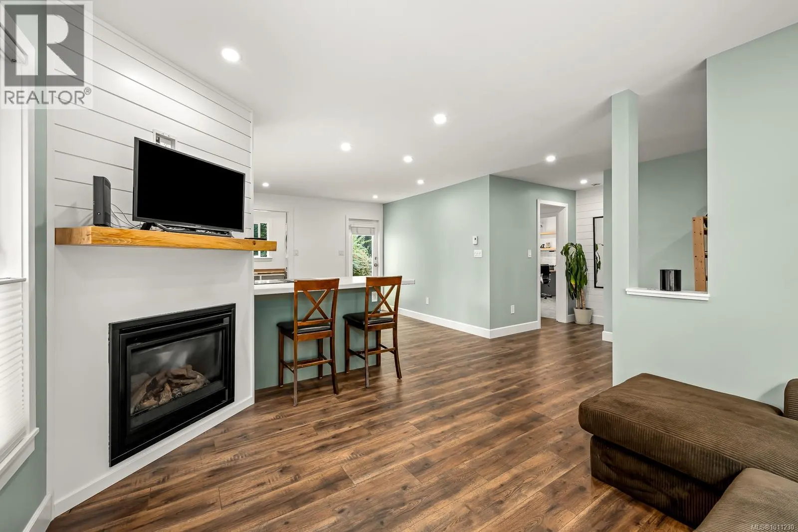 2103 Saratoga Rd