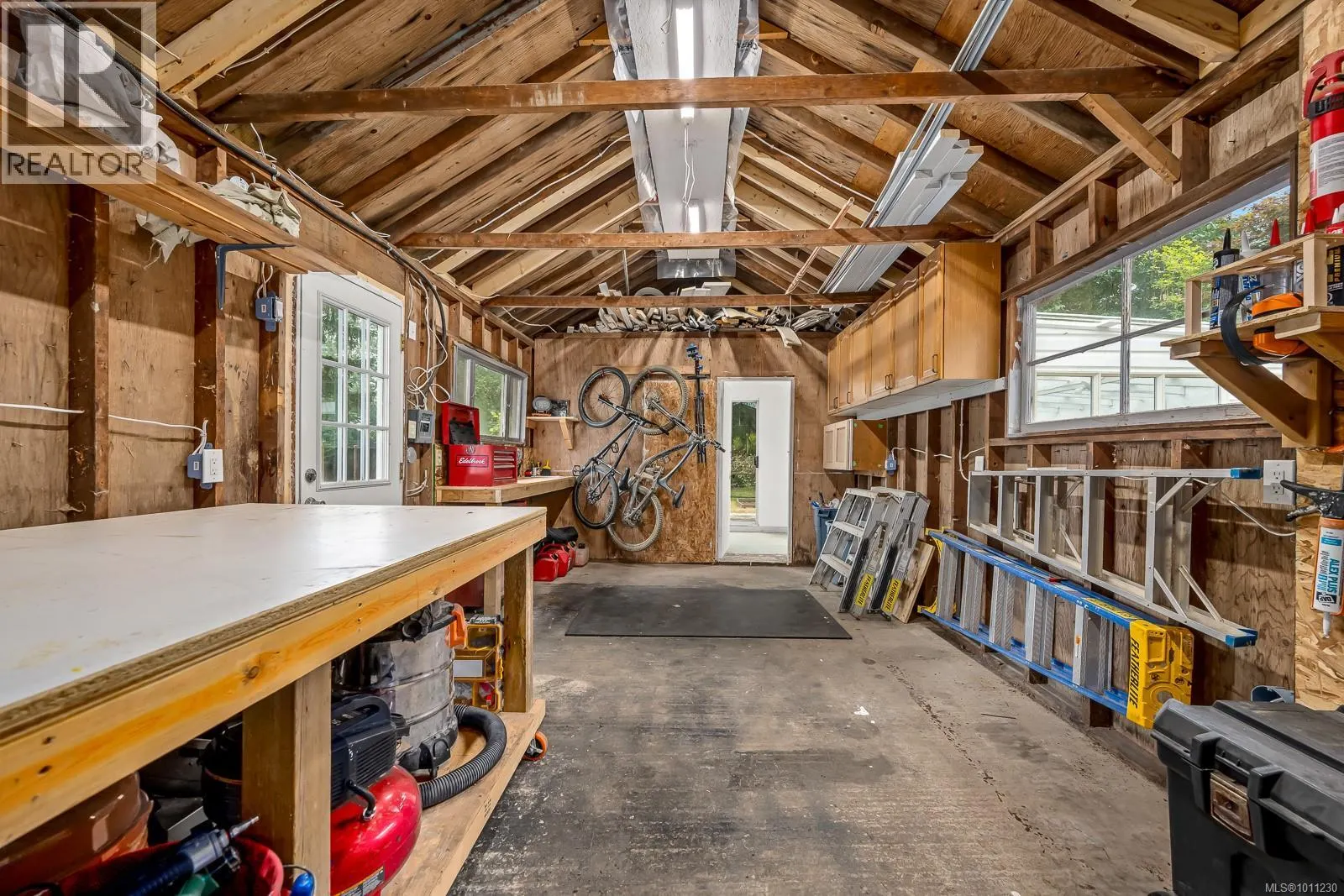 2103 Saratoga Rd