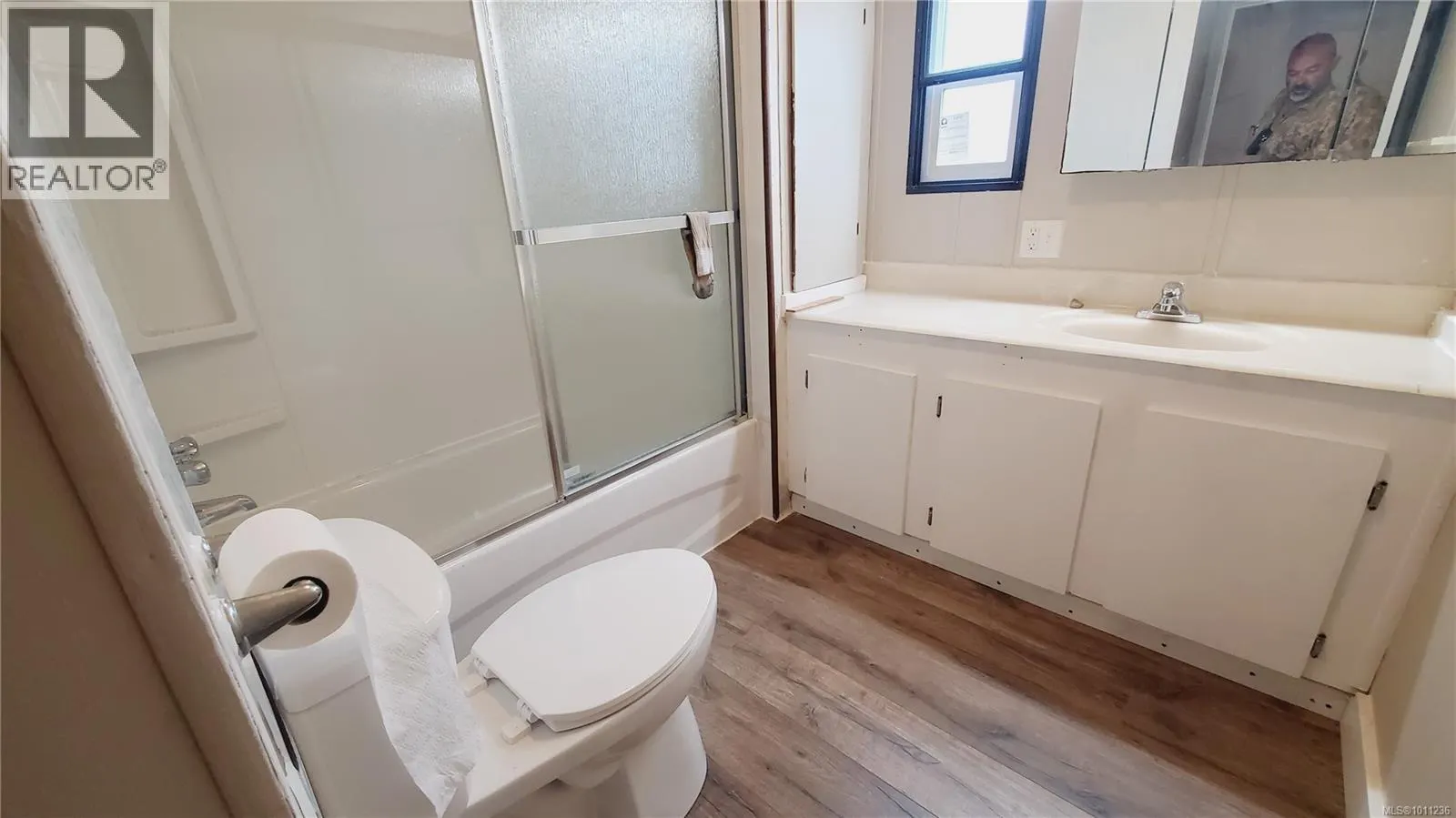48 1714 Alberni Hwy