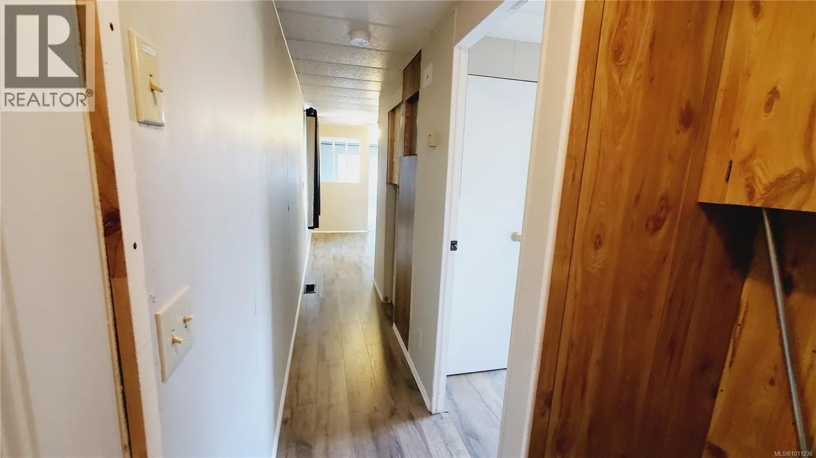 48 1714 Alberni Hwy