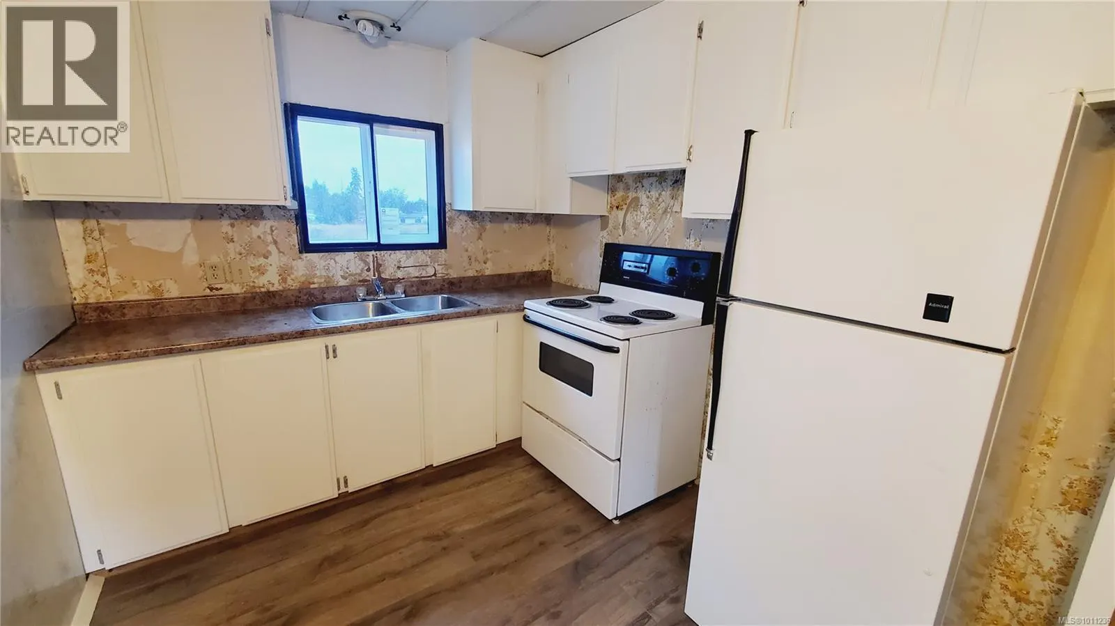 48 1714 Alberni Hwy